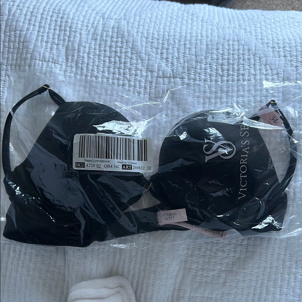 VS VERY SEXY
Smooth Push-Up Bra NWT